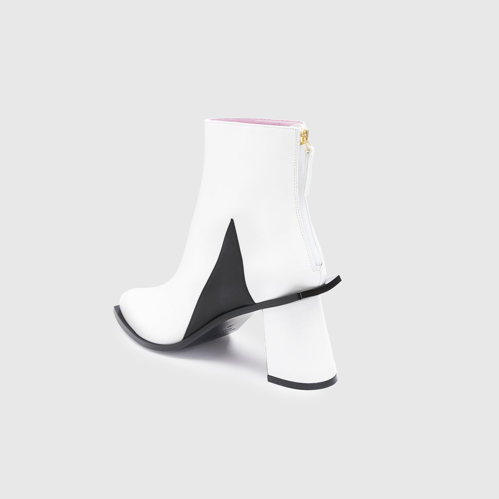 ADELAIDE - White/Black Boots