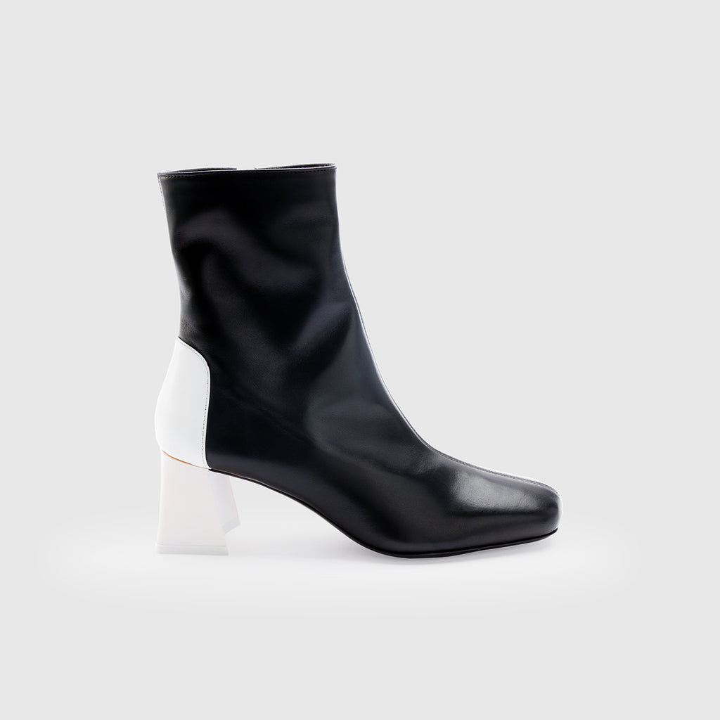 AURORA - Black/Glaciar Boots
