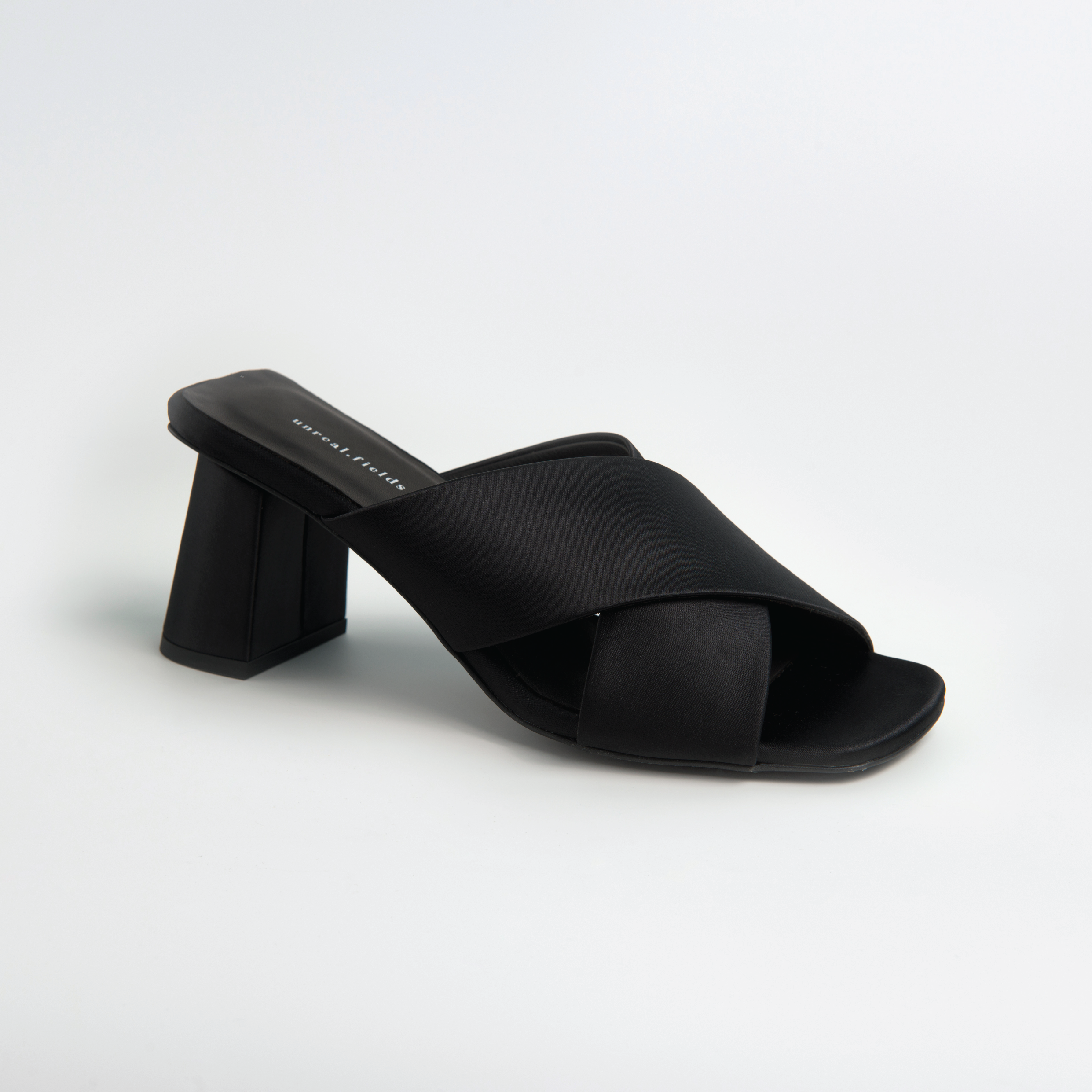 ★超特価・正規品★HEREU★Mall Sandals Black WFR23MAYO001 Black folded satin sandal with spherical heel | Marni