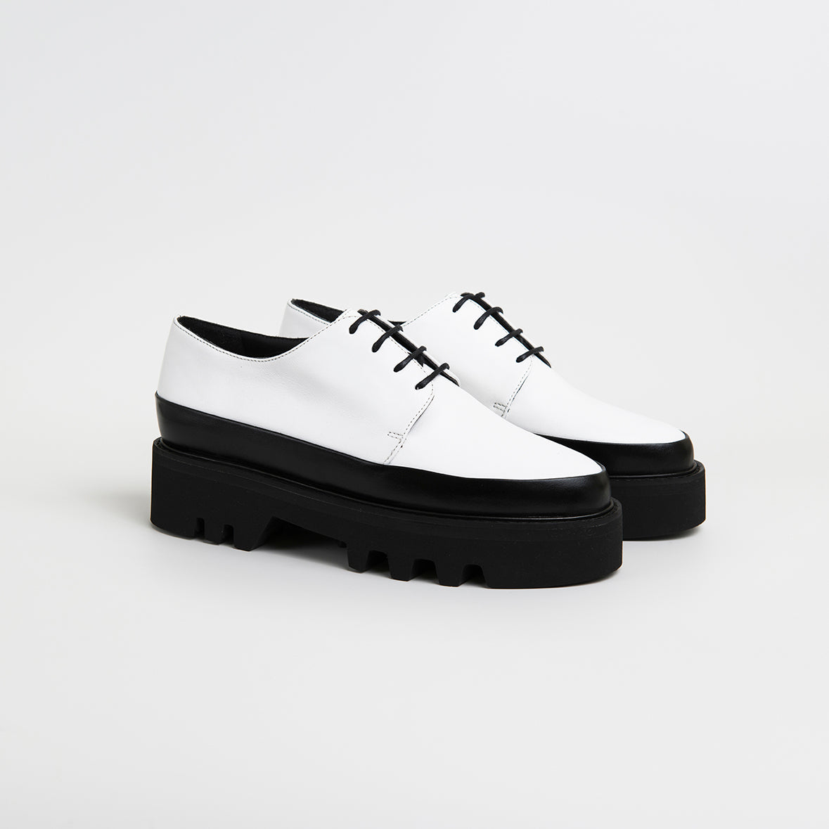STEP UP White Leather Two Toned Creepers