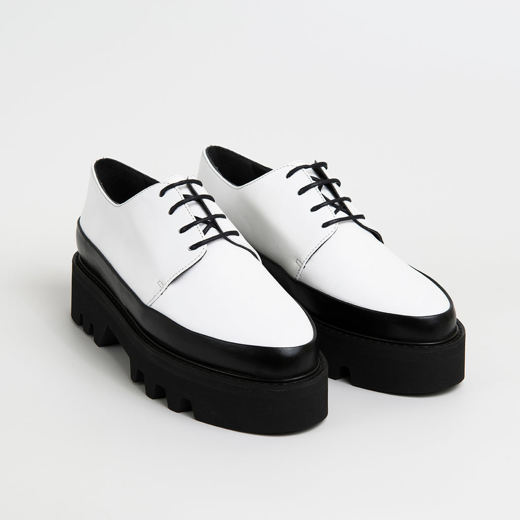 STEP UP - White Leather Two Toned Creepers