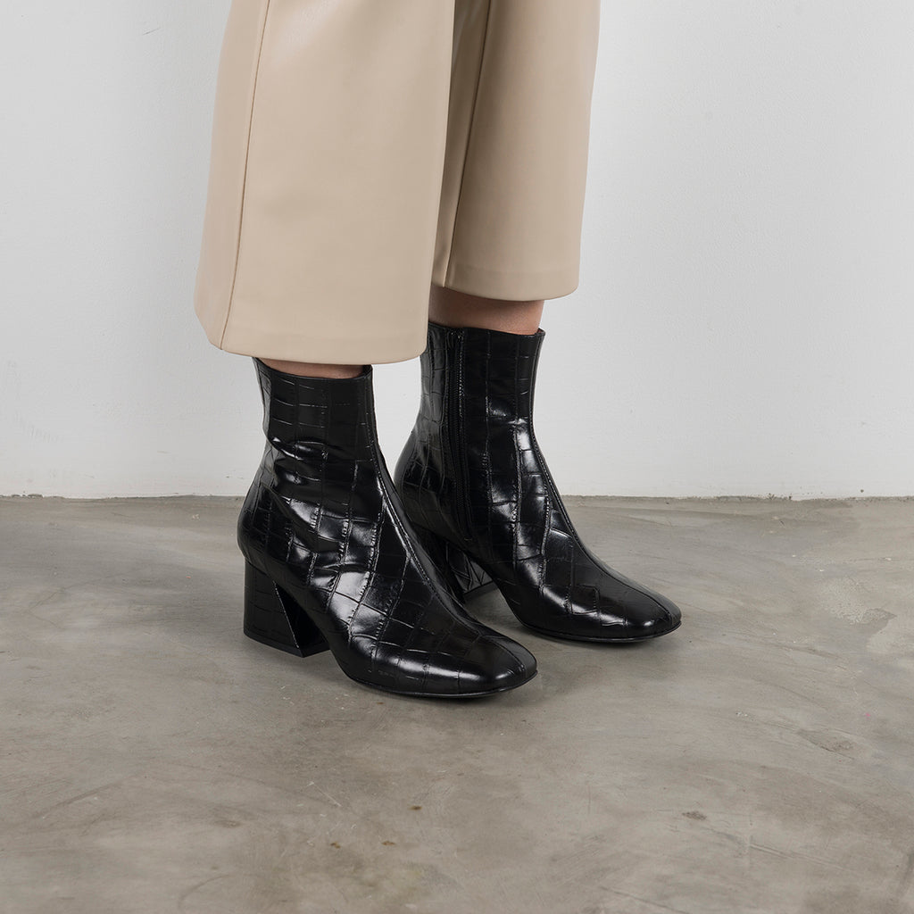 DORIC - Black Leather Boots