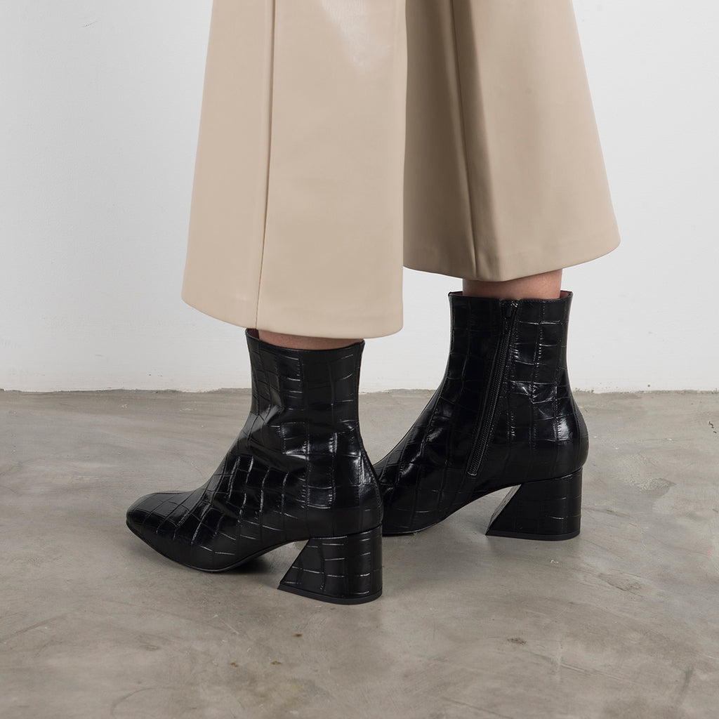 DORIC - Black Leather Boots